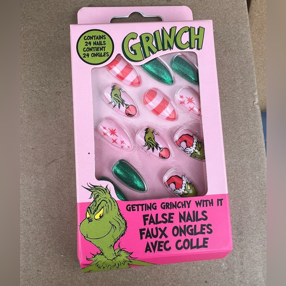 Grinch nails